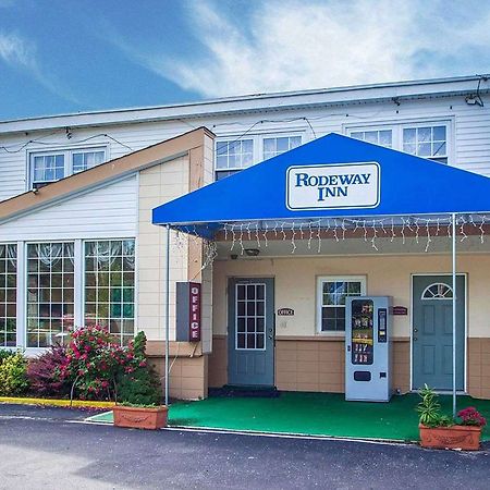 Rodeway Inn Wall Exterior photo