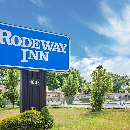 Rodeway Inn Wall Exterior photo
