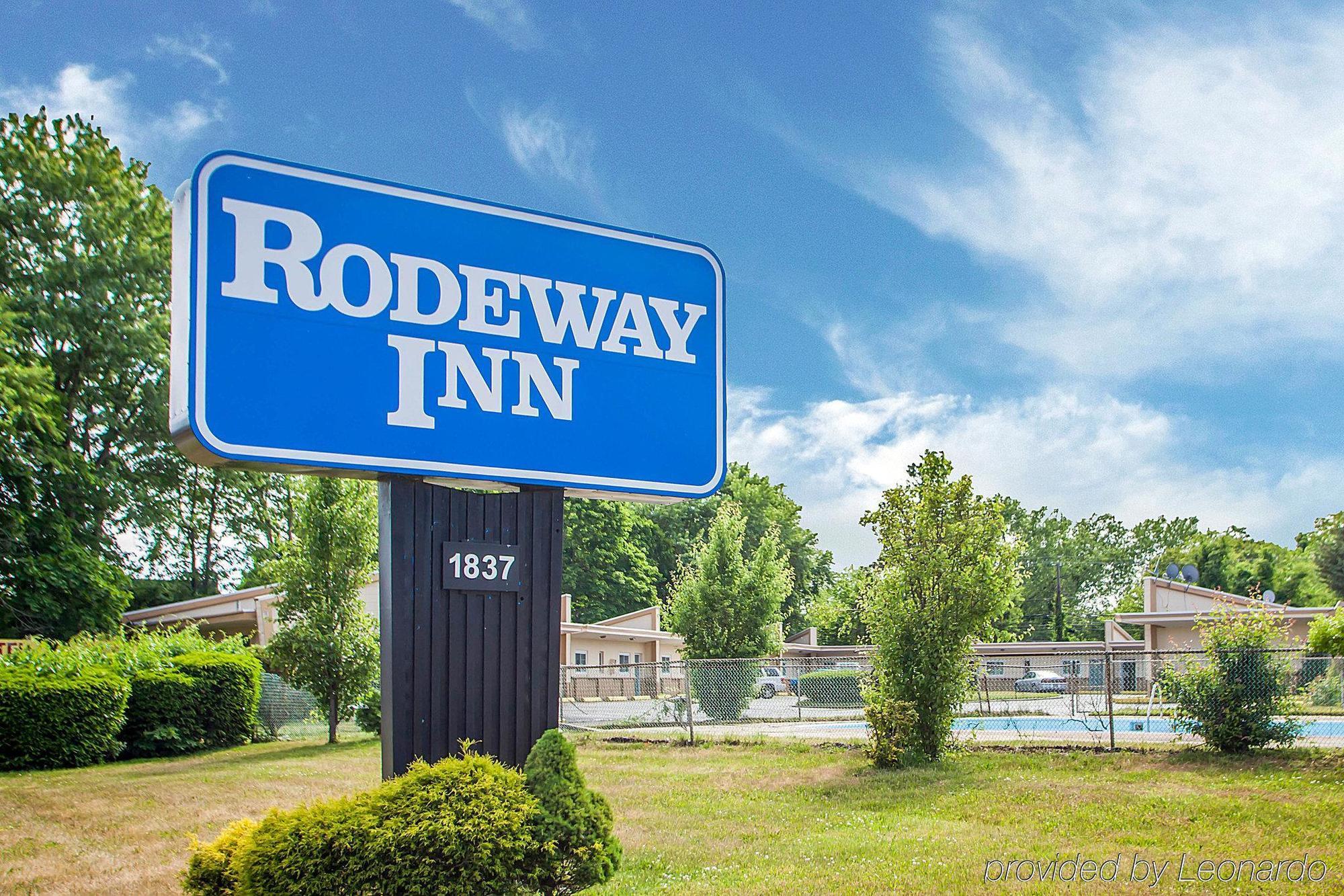 Rodeway Inn Wall Exterior photo