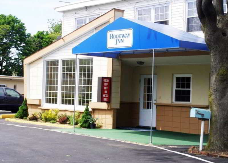Rodeway Inn Wall Exterior photo