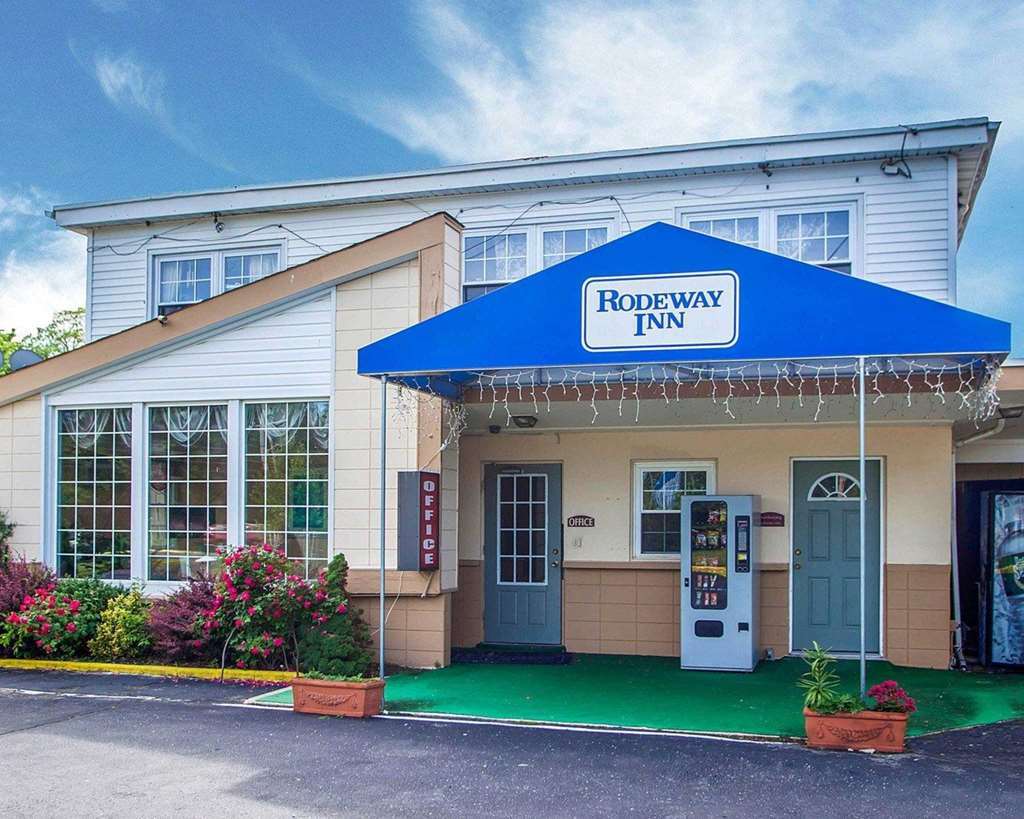 Rodeway Inn Wall Exterior photo