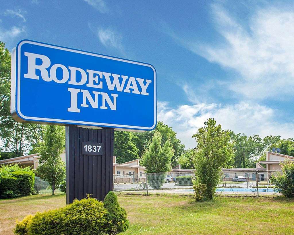 Rodeway Inn Wall Exterior photo