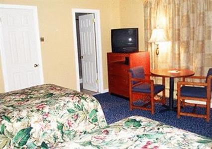 Rodeway Inn Wall Room photo
